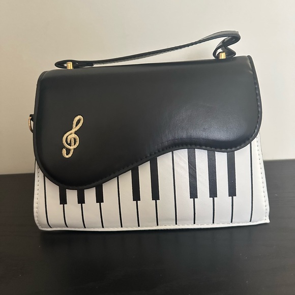 Black and White Musical Note Handbag NWOT - Picture 1 of 8